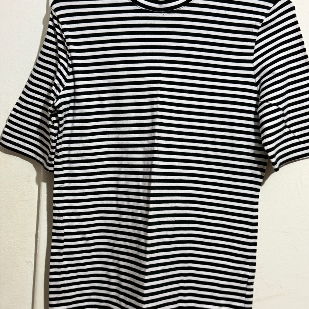 Lord & Taylor Black and White Striped Short Sleeve Tee